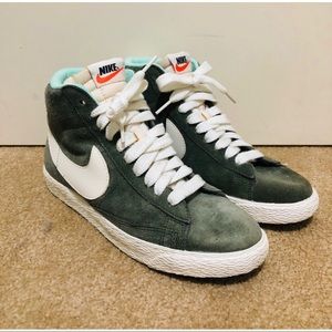 Nike Women’s Blazer Mid